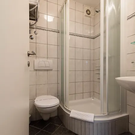 スヴェティ ペタル *