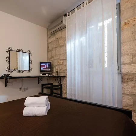 Sv. Petar * تروغير